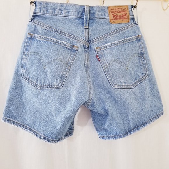 Levis 501 button fly jean shorts - Picture 4 of 15
